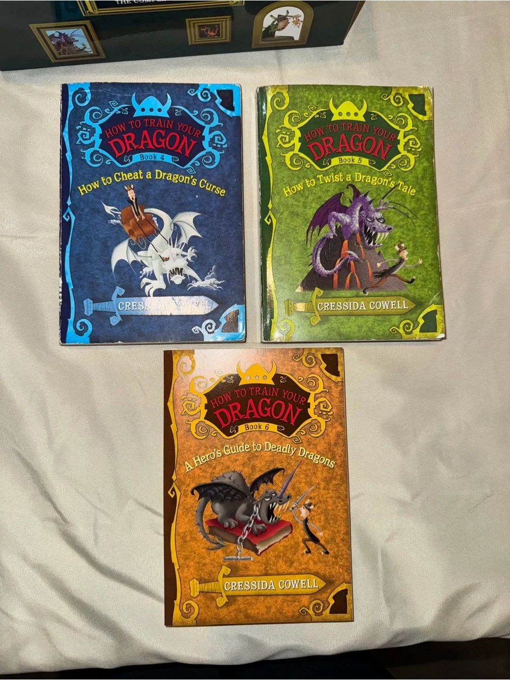 How to Train Your Dragon Complete Box Set - Multicolor Spines